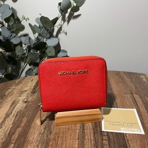 Michael Kors Jet Set Zip Around Wallet Mandarin